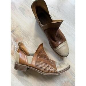 Sundance Perforated Leather Boho Western Bootie Size 9‎